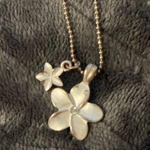 Used Lia Sophia Cream Floral Pendant Necklace